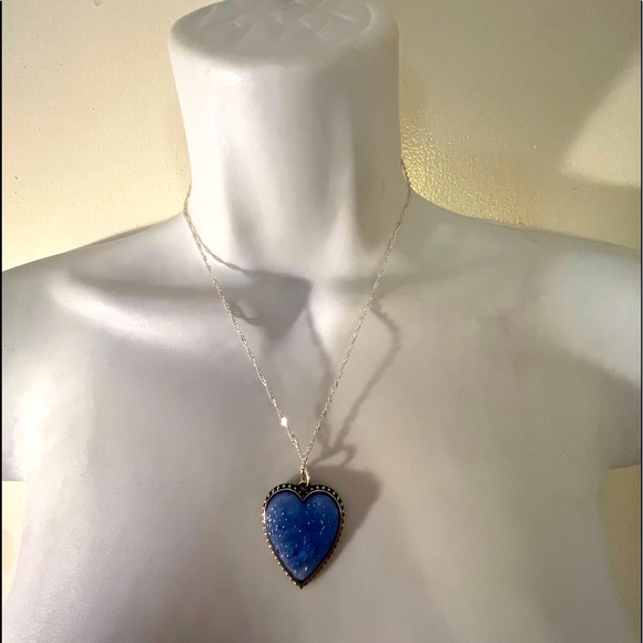 GORGEOUS BLUE ACRYLIC HEART PENDANT with Silver chain - Picture 5 of 7